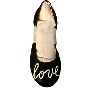 NWT girls Valentine’s 12M, 13M love black flats Ellen Degeneres